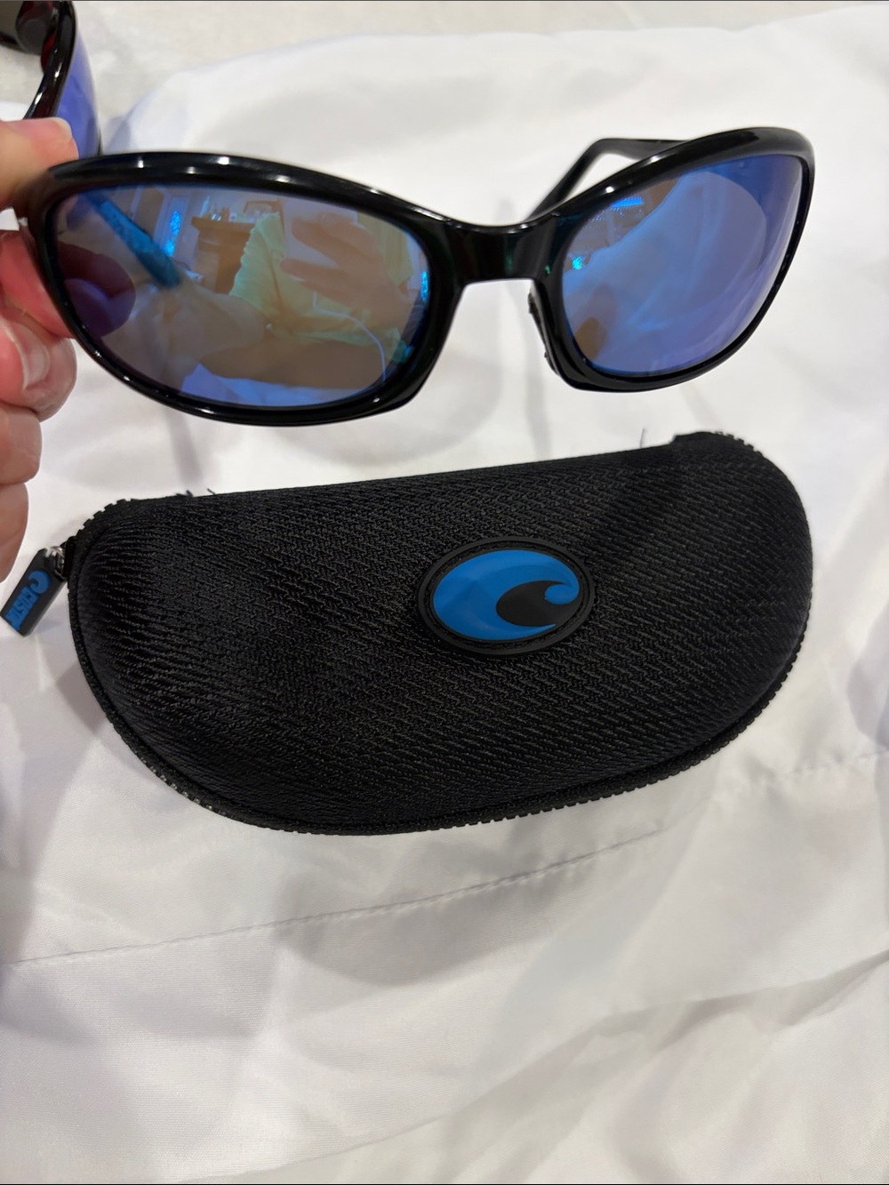 Sunglasses with case/good/great condition